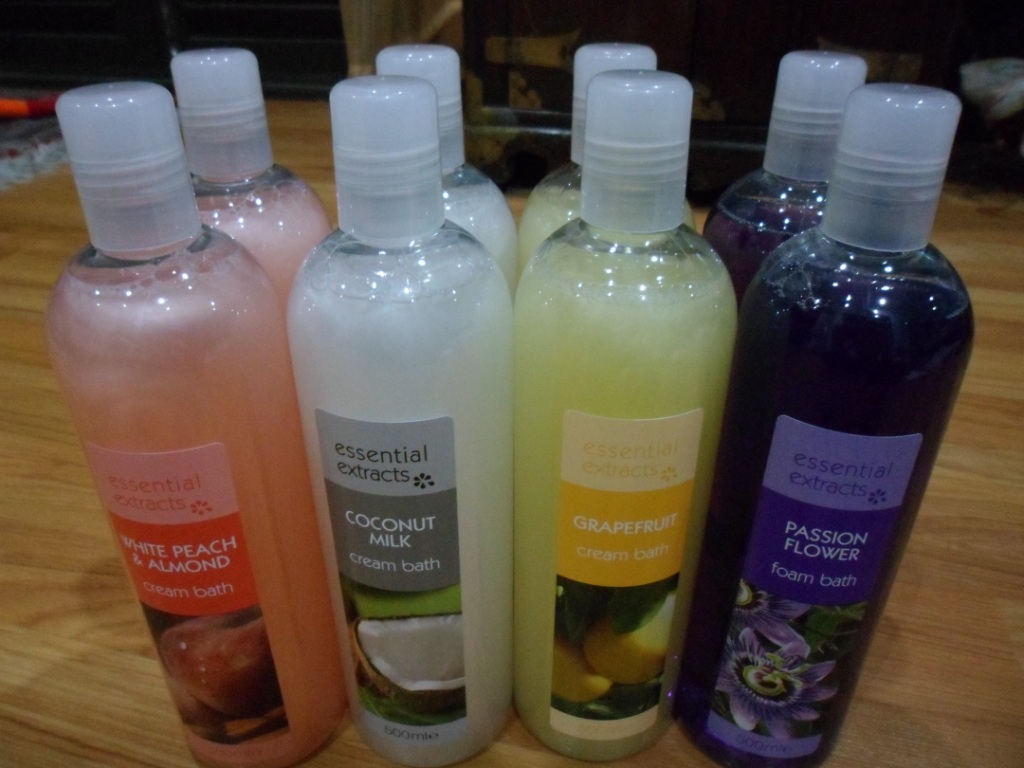 Mom's Paradise Marks & Spencer Fruit Essential Foam/Cream Bath