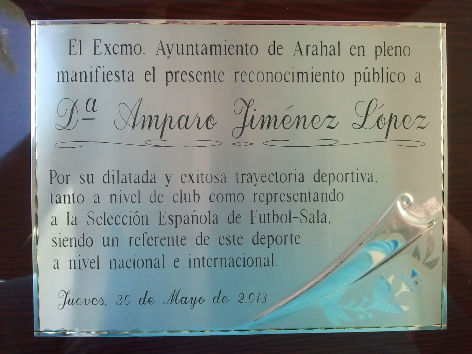 Arahal rinde homenaje a Amparo Jiménez López en el pleno del Excmo. Ayuntamiento 2013-05-30+14.32.42
