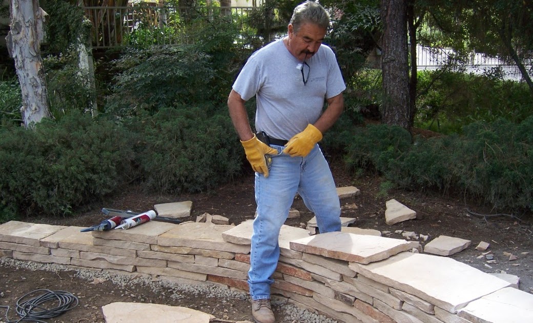 The 2 Minute Gardener: Garden Elements - Dry Stack Flagstone Seating Wall