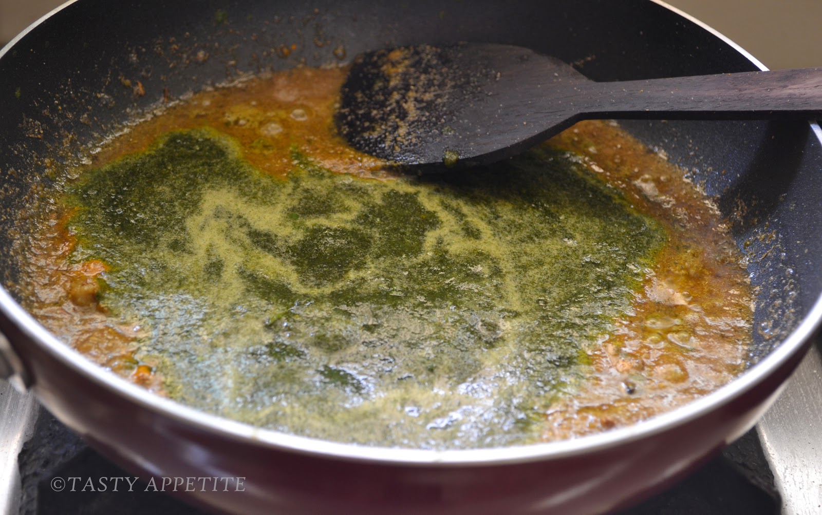 Coriander Chicken / Hariyali Murgh / Green Coriander Chicken Curry