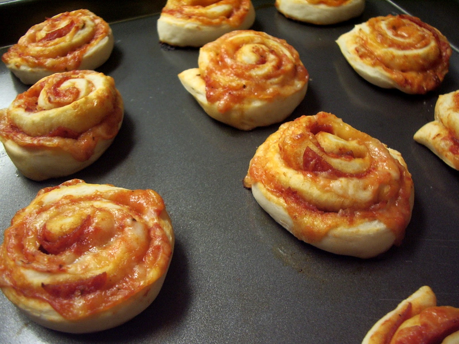 KitchenJoy Pepperoni Pizza Pinwheels