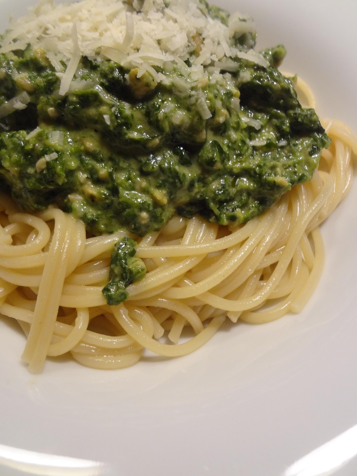 Duizenden1dag Spaghetti met spinazie, zalm en pesto