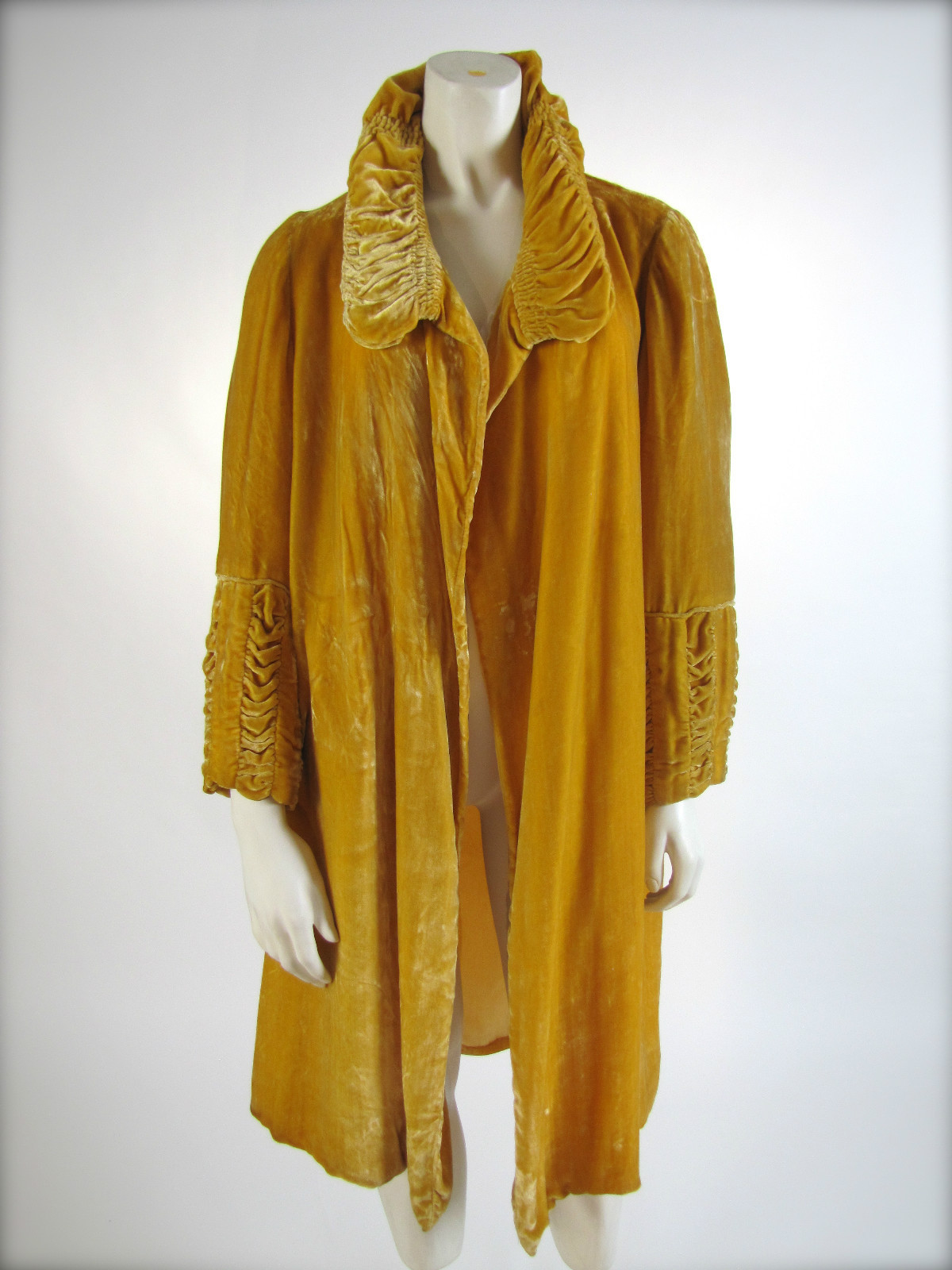 All The Pretty Dresses 1920's Velvet Coat