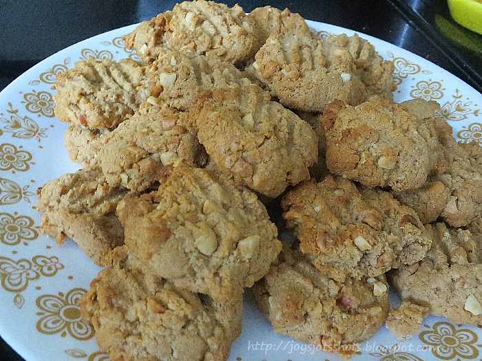 Joy's Jots, Shots & Whatnots Three Ingredient Peanut Butter Cookies