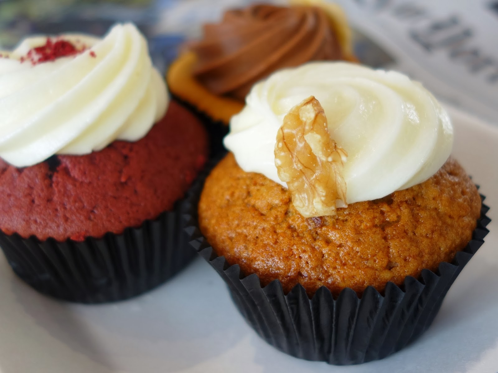 PinkyPiggu Plain Vanilla Bakery Tiong Bahru Best Cupcakes In