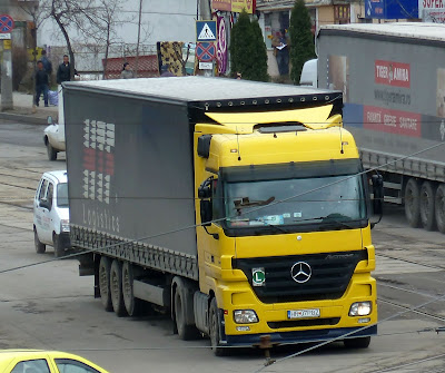 Mercedes Benz Actros 1841 Yelow + Curtain Side Trailer