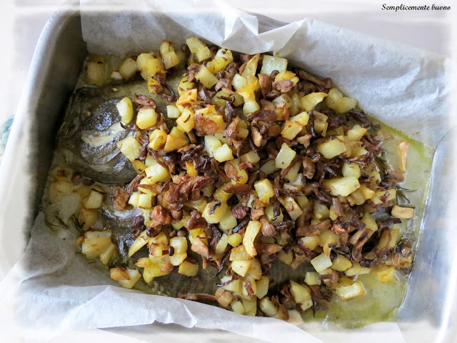 ROMBO AL FORNO CON FUNGHI E PATATE