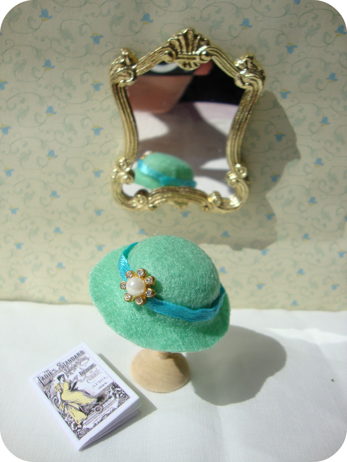 Miss Beatrix: How to Make a Miniature Hat