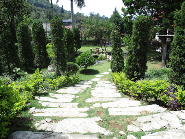 Kolam Renang di Villa Puncak Trawas