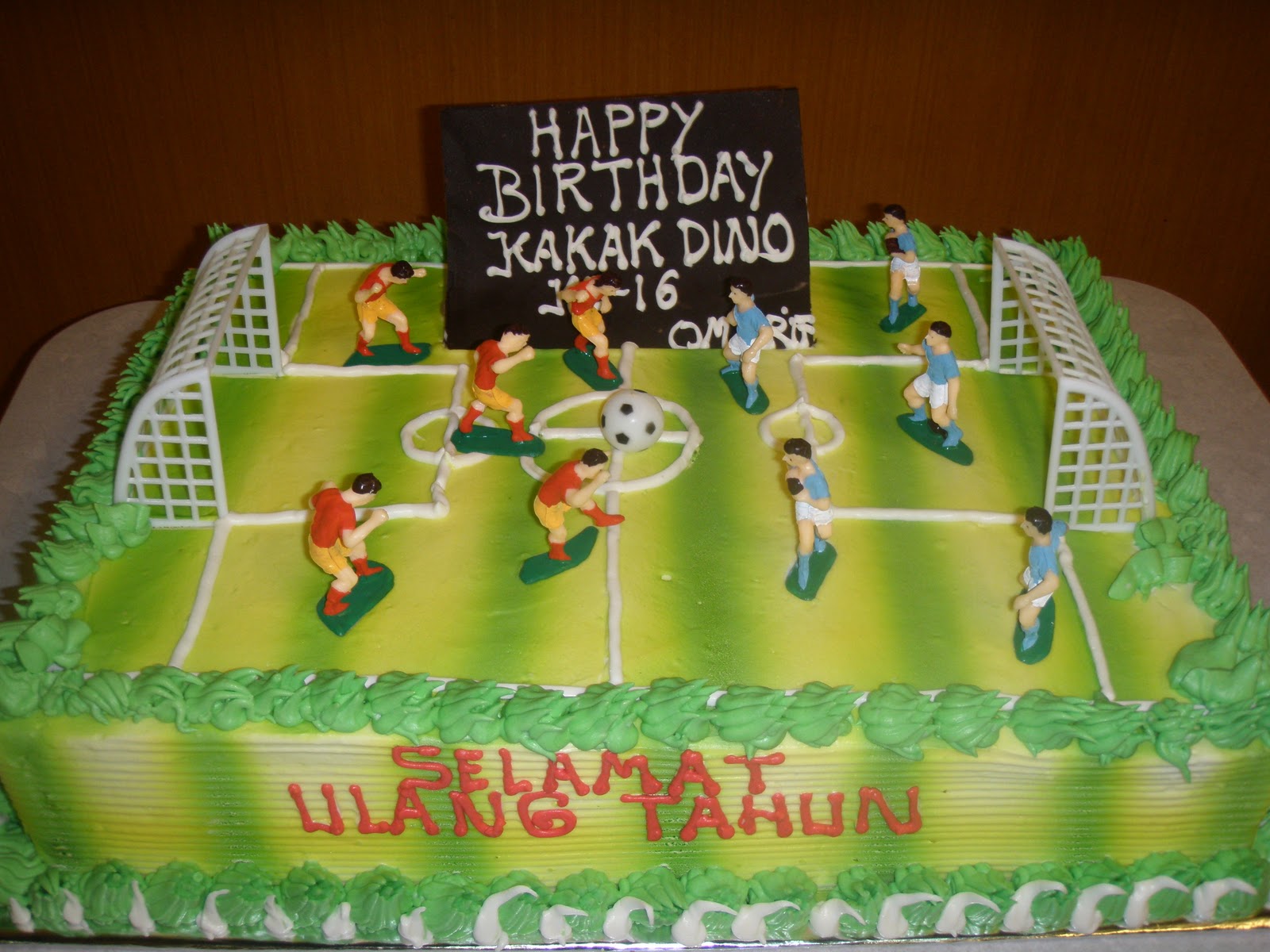 sarikaya cakes: KUE ULANG TAHUN BOLA BY SARIKAYA CAKES