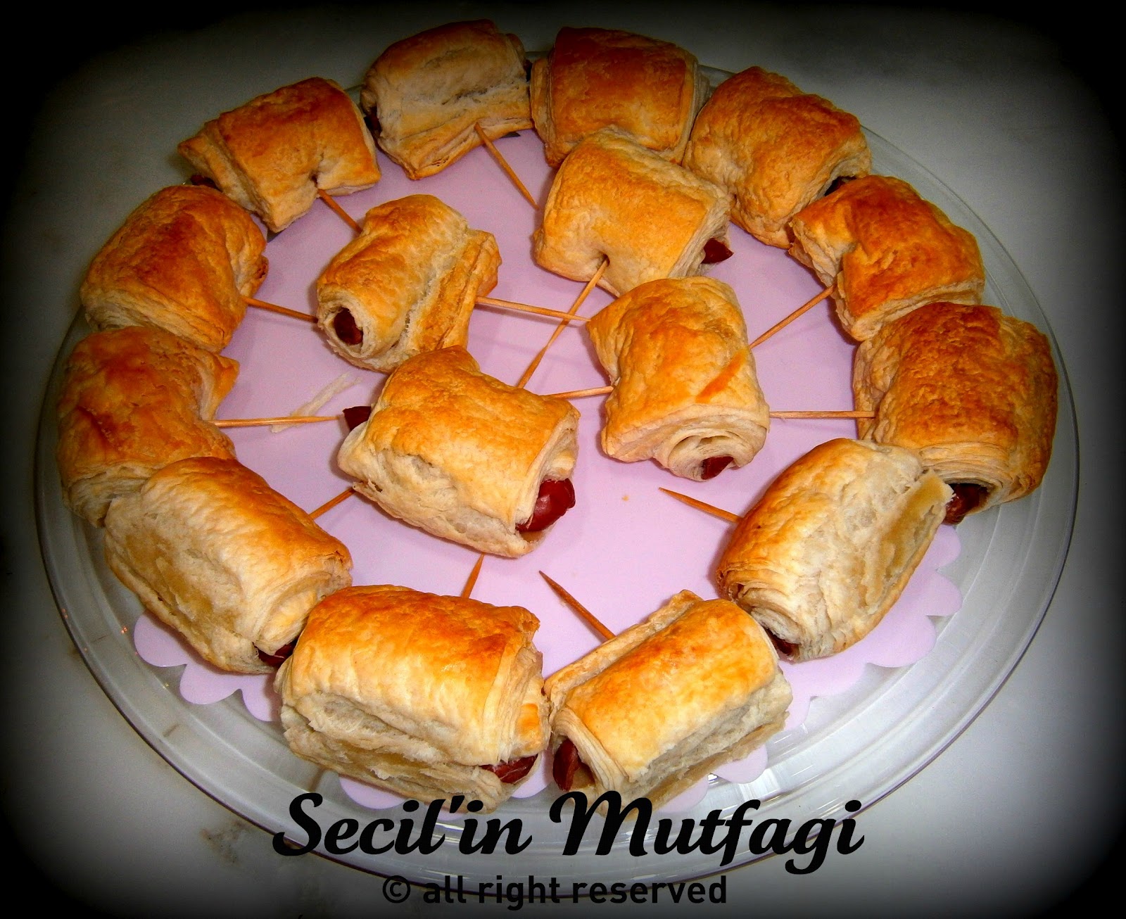 Secil�in Mutfagı Sosisli Milföy Börek