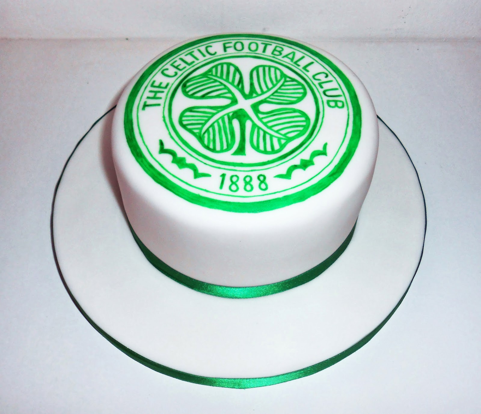 The Coloured Bubble Cakery The Celtic Football Club Cake