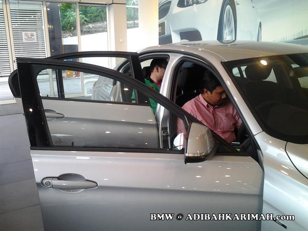 spacious BMW F30 Hasbi dan CDM Raz both premium beautiful top GLG agent at BMW to test drive new F30