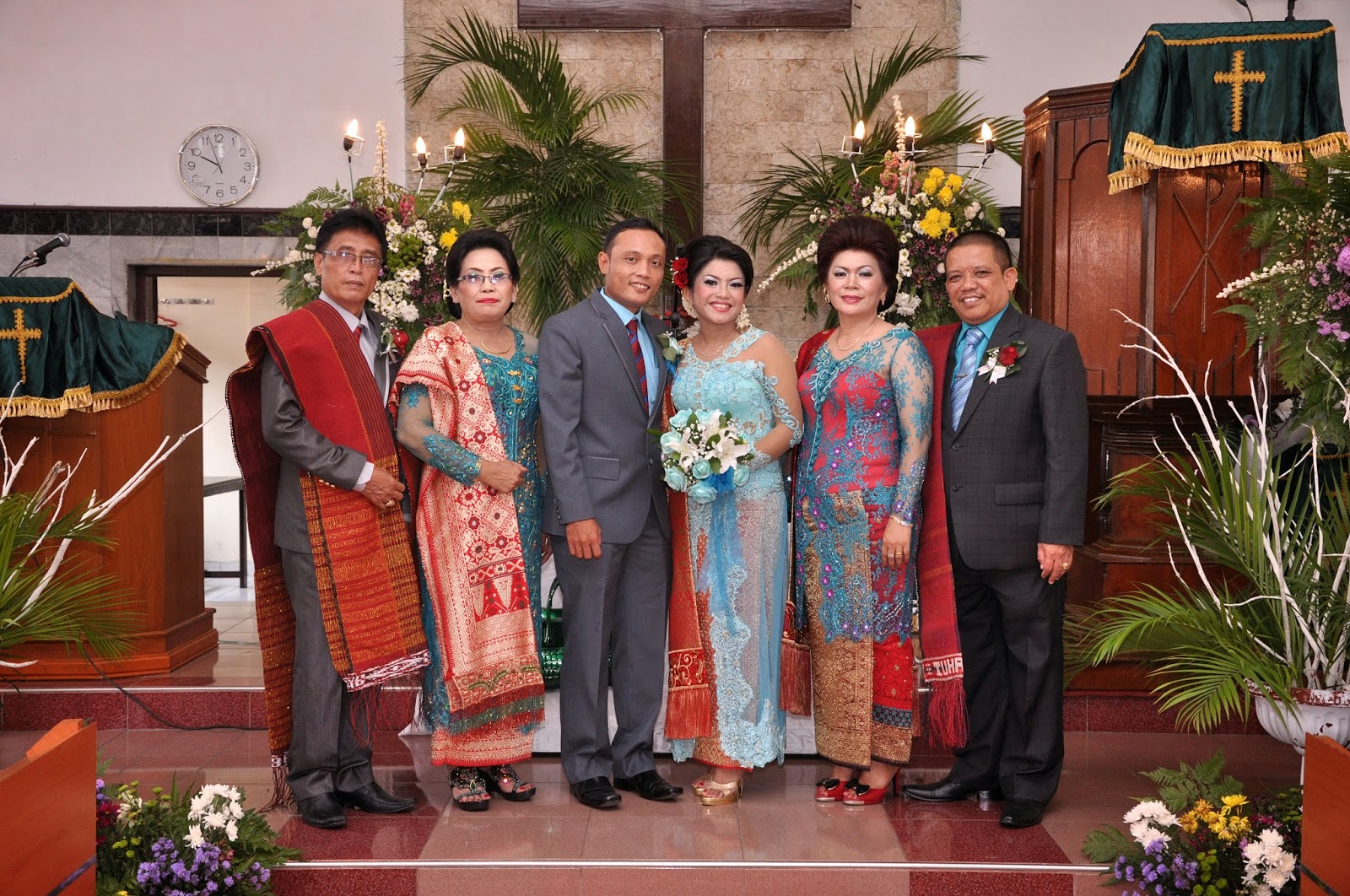 Bolon Balon Kebaya Pernikahan dan Martumpol (Batak)