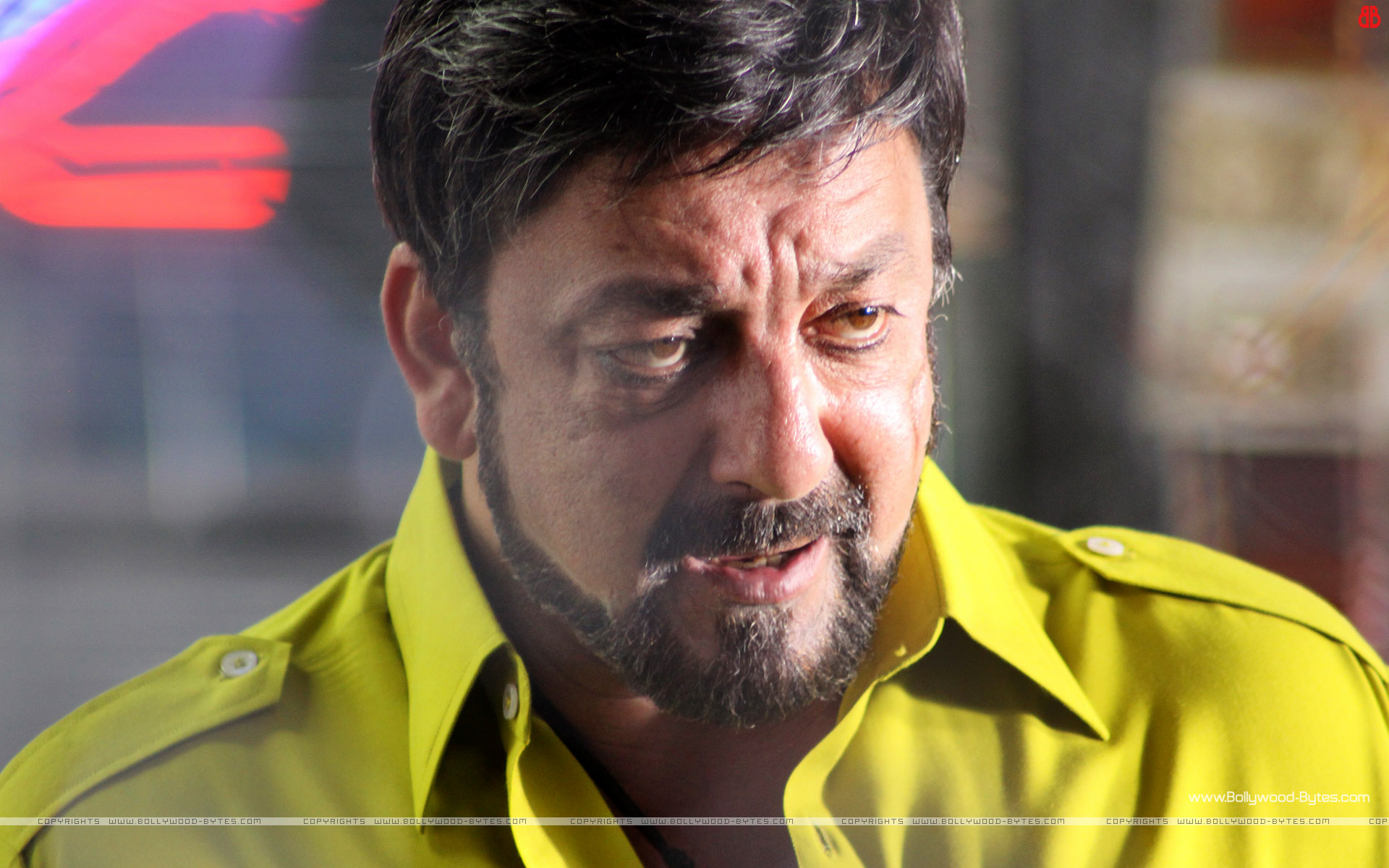 http://1.bp.blogspot.com/-qHIDCogEBfs/UNDjH_iB1RI/AAAAAAAAVzY/L3zbACDjDTE/s1920/Zanjeer-+Sanjay-Dutt-HD-Wallpaper-01.jpg