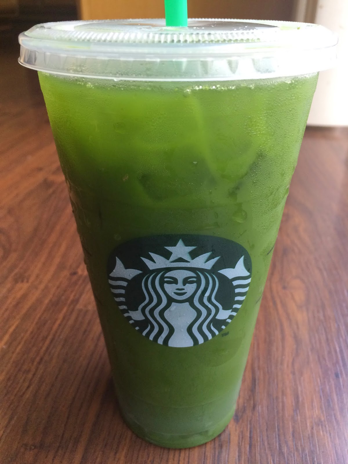 what is in the matcha green tea latte at starbucks