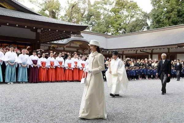 Princess Kako of Akishino visits the Geku (outer shrine) at Ise Shrine 