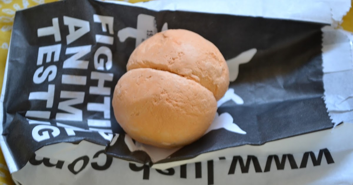 Review Lush Yuzu & Cocoa Bubbleroon Honestly Russell