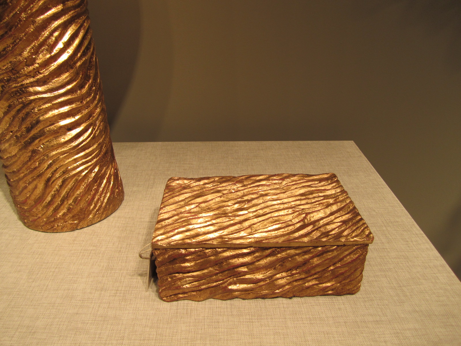 information about home design: GLAMOUROUS LIFE: BRASSY IS CLASSY