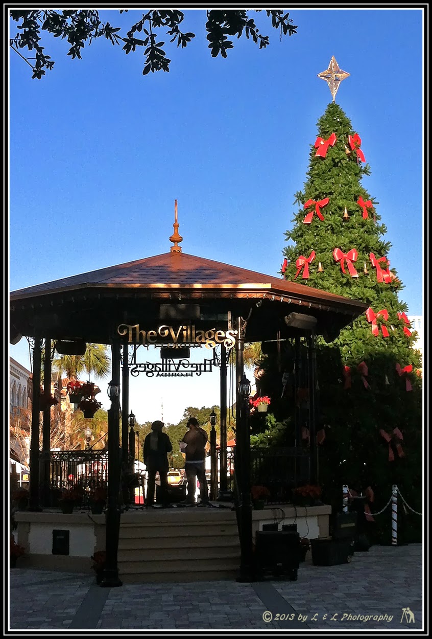 The Villages (Florida) Photos Christmas tree on the Square Spanish