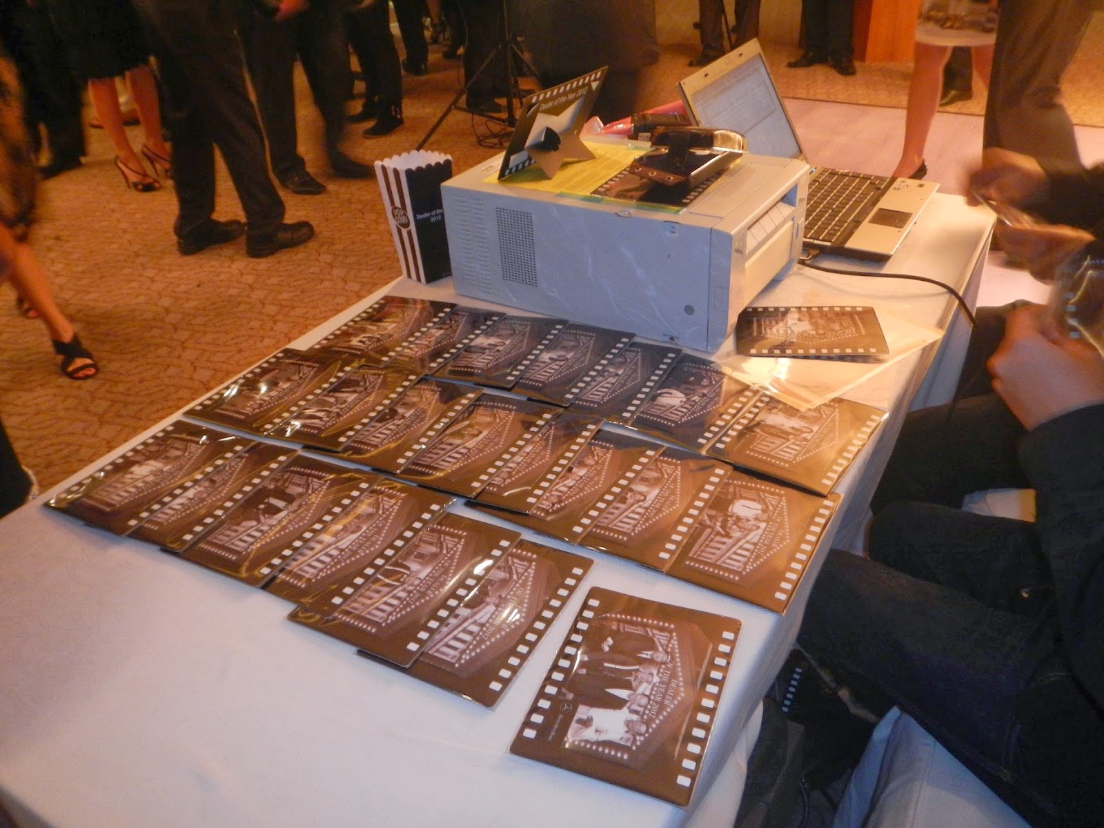 Paket Photo Booth IRIS PhotoBooth Jasa Photo Booth Souvenir Jakarta Murah