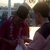 Sambut Ramadhan, PKS Lampung Bagi Bunga untuk Peziarah