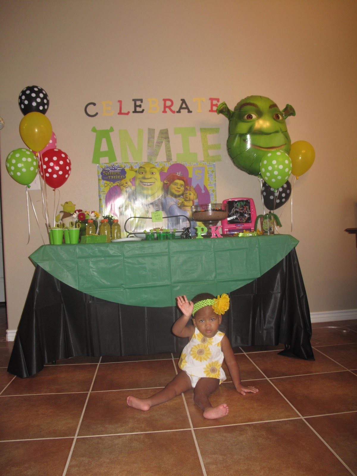 Snowflakes and Starfish: Mini Shrek Party