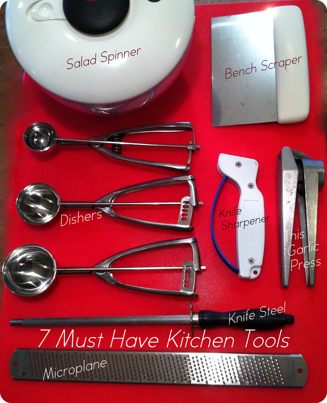 menemini 7 Must Have Kitchen Tools & Tips