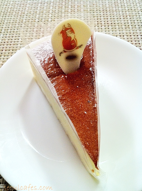 Seoul cafes Paris Baguette cheesecake
