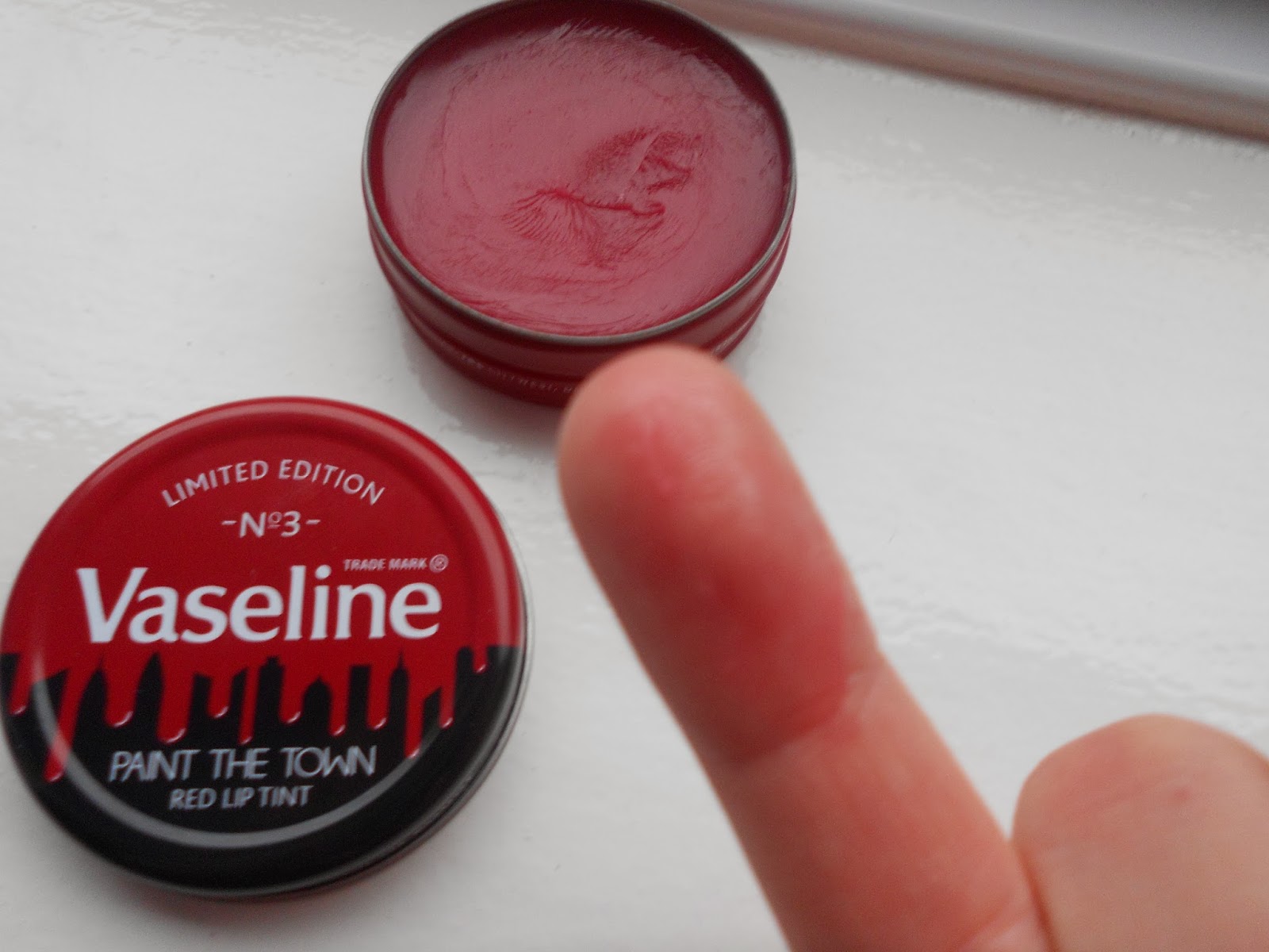 Coleoftheball Vaseline paint the town red Review and swatches
