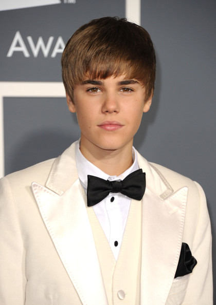 is justin bieber gay pictures. justin bieber gay haircut.