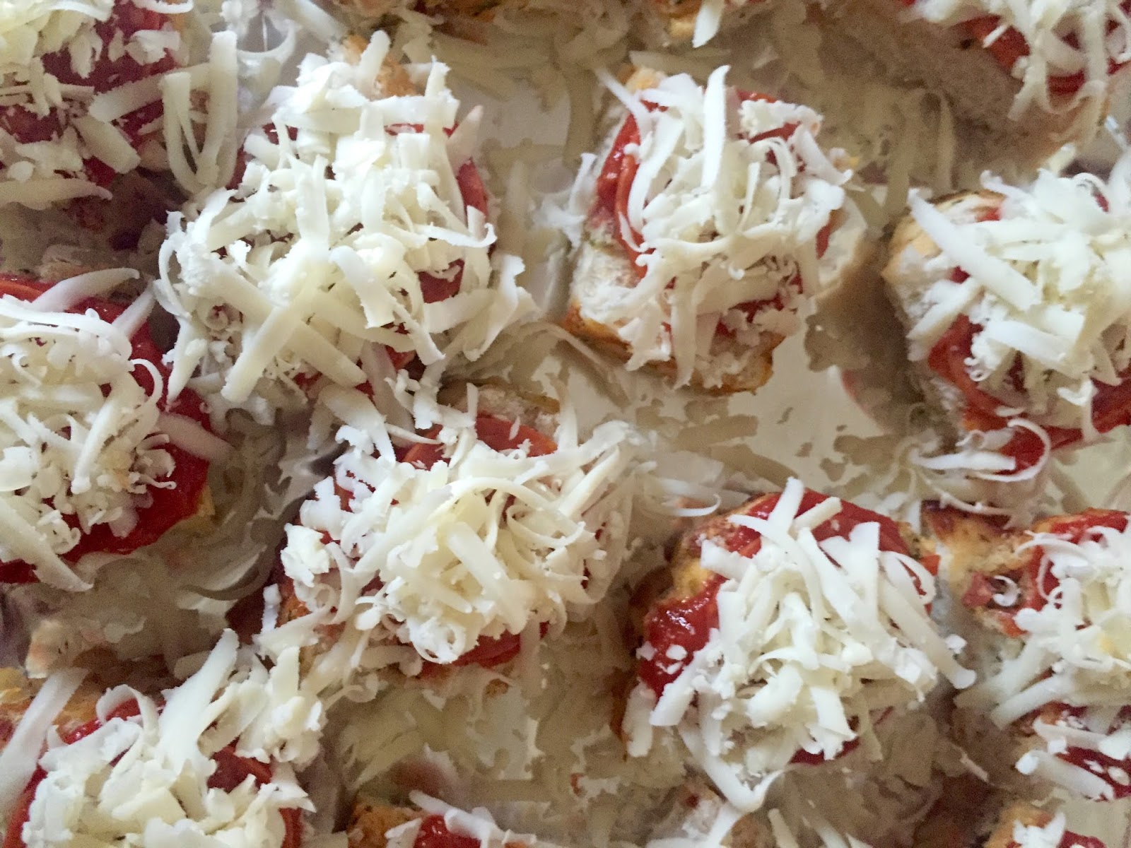 Living on Cloud Nine PEPPERONI PIZZA BREAD BITES