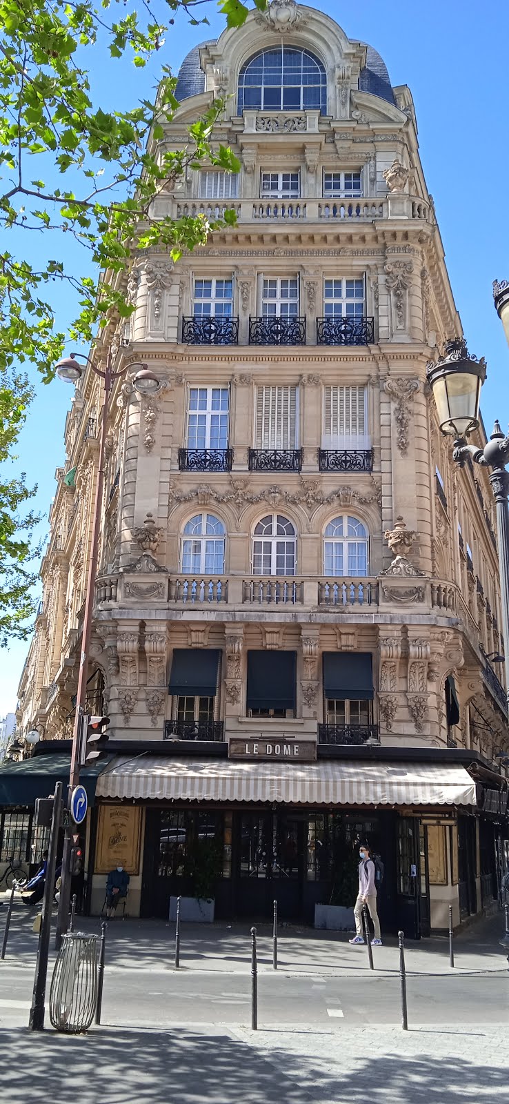 Maybe the most beautiful living building in Paris ��