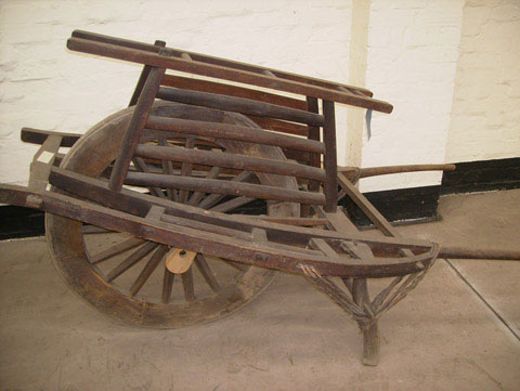 Who invented the ancient Chinese wheelbarrow?