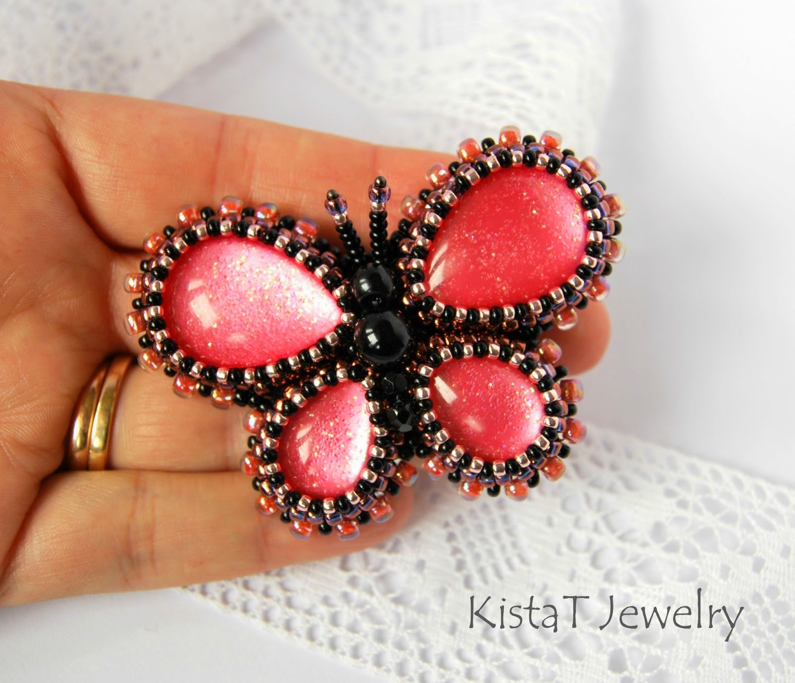 KistaT Jewelry Pink bead embroidered butterfly and matching earrings