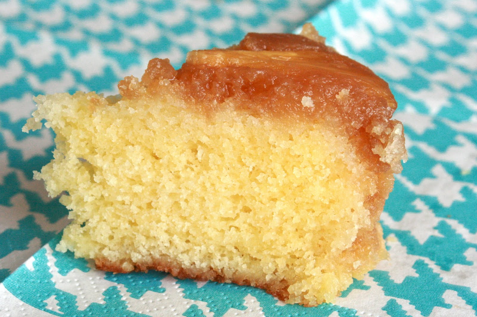 BEST PINEAPPLE UPSIDEDOWN CAKE RECIPE / Hey, EEP!