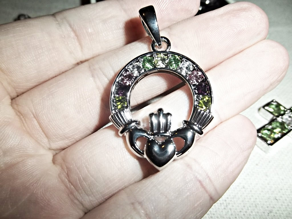 Celtic Woman Celtic Charm Pictures and Review QVC