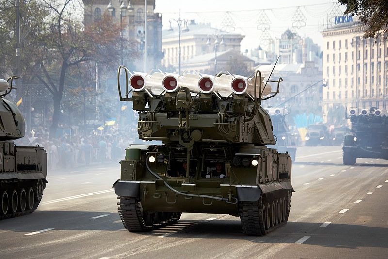 Fuerzas Armadas de Ucrania 800px-Ukrainian_Buk_SAMs,_Independence_Day_parade_(2)