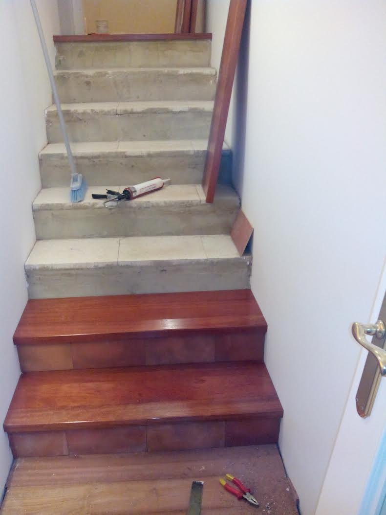 Forrado de escalera con madera Muebles Cansado (Zaragoza