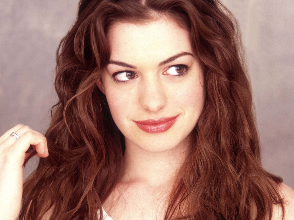 Anne-Hathaway-sexy-eyes.jpg