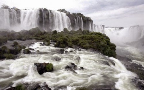 [Image: iguazu_3.jpg]