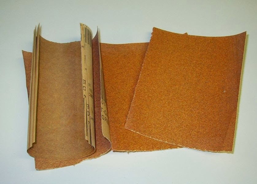 Kertas kayu dan kain adalah contoh benda