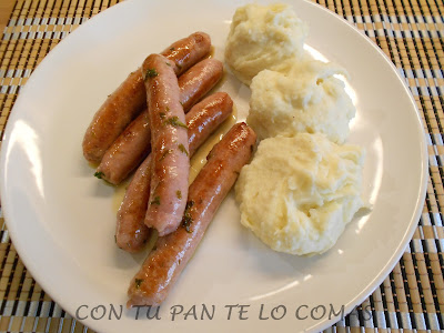 Salchichas Al Vino Con Puré De Patatas
