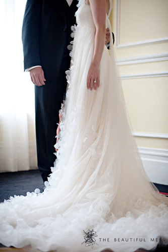 I am loving this soft and flowy wedding gown worn by the bride Aliaksandra