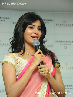 Samantha Cute Saree Photos