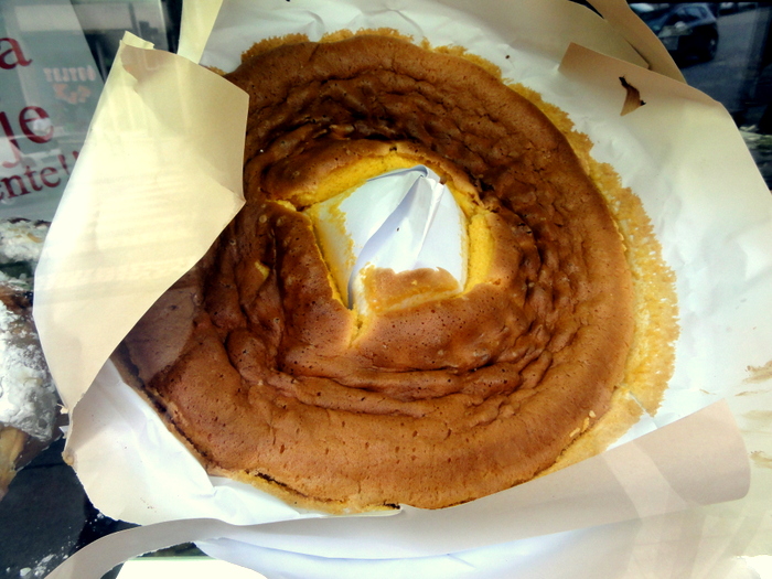 TRAVEL AND LIFESTYLE DIARIES From the Clerigos Church on Rua dos Clerigos Easter cake and