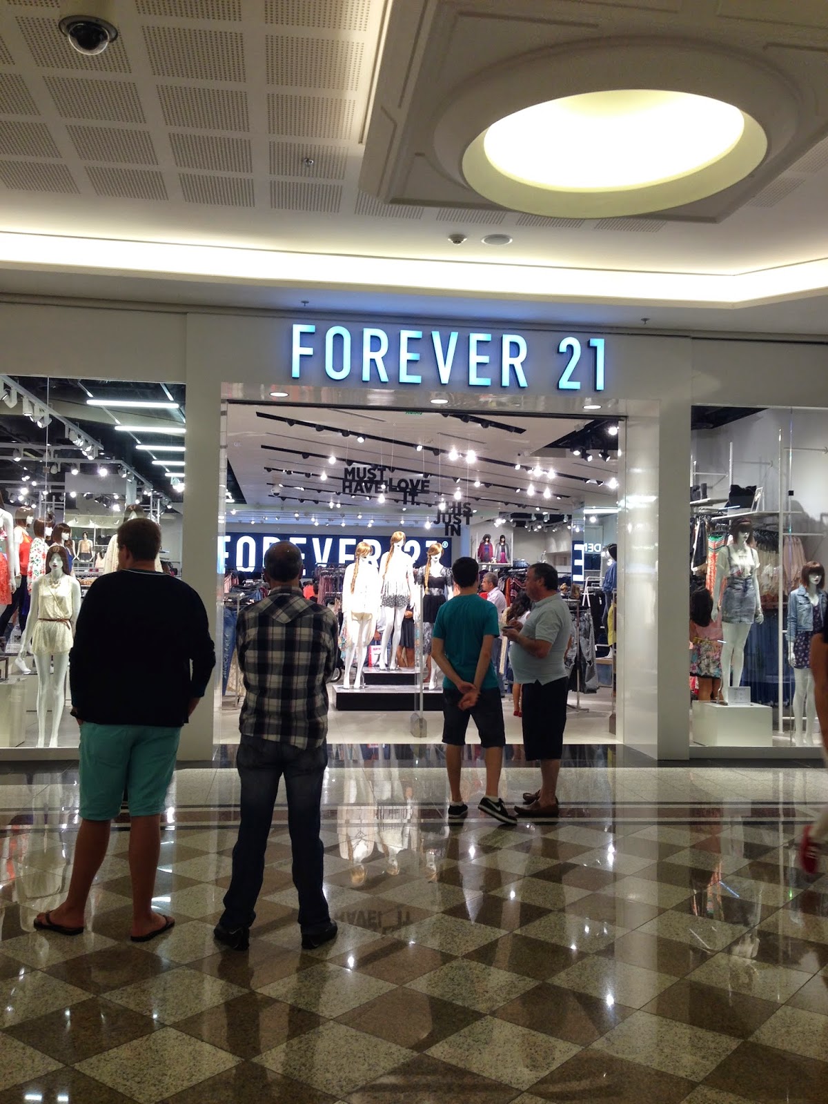 Forever 21 fecha as portas: nem tão forever assim