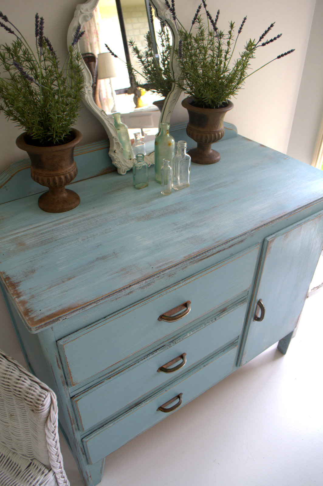 Sweet Blue Vintage Drawers/Dresser – Paint Me White