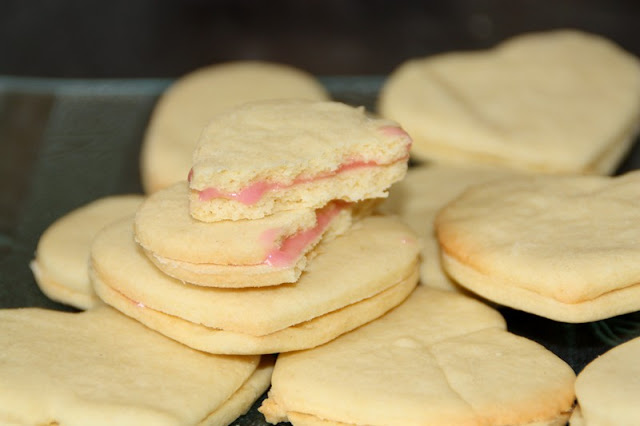 cookies sandwich rose