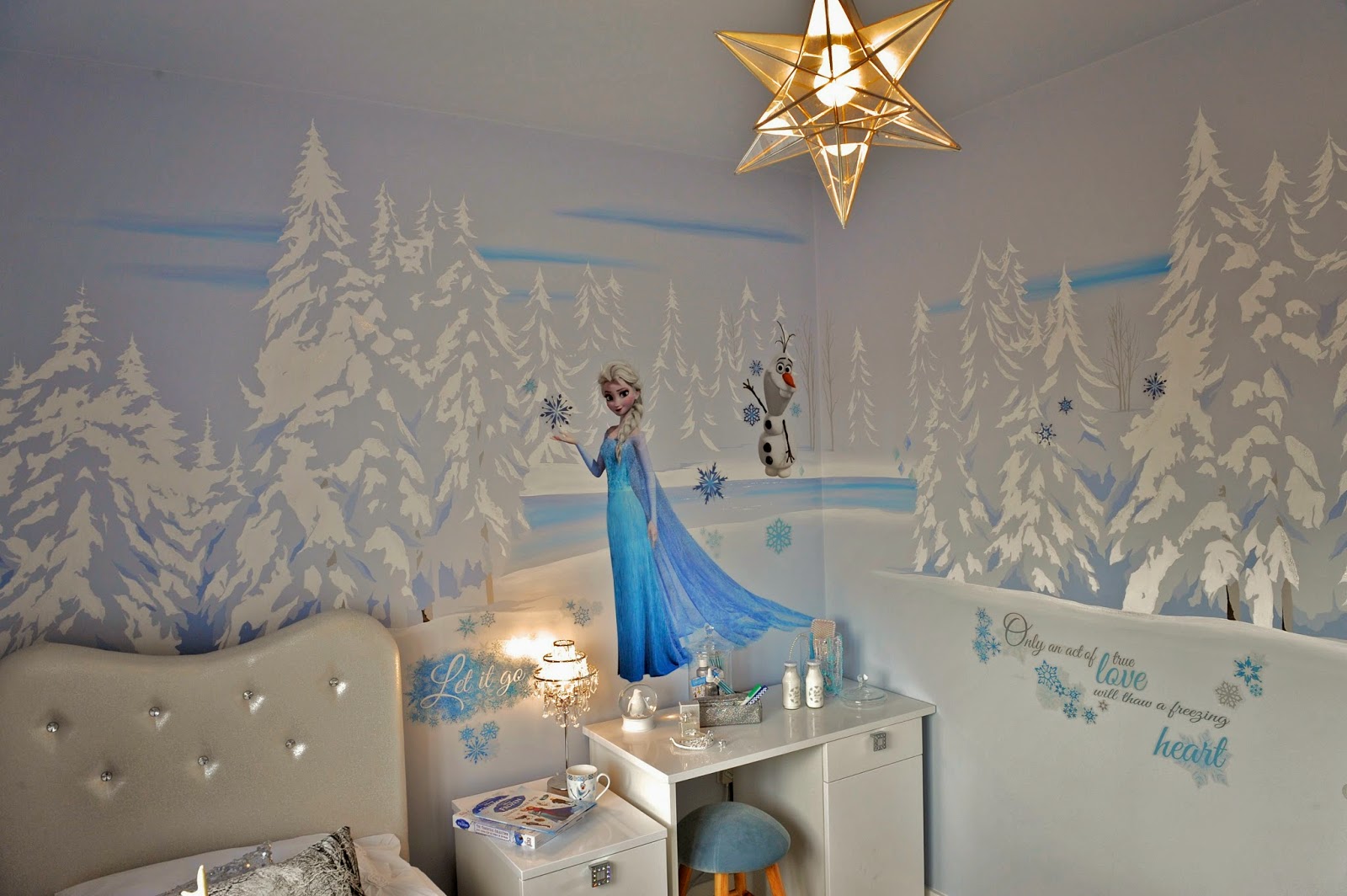 Artistic Touch Frozen Wall Mural